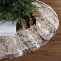Vickerman Christmas Tree Skirt (506431) -Vickerman 506431add3md
