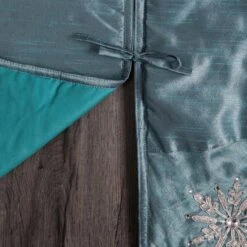 Vickerman Tree Skirt (659762) -Vickerman 659762closemd