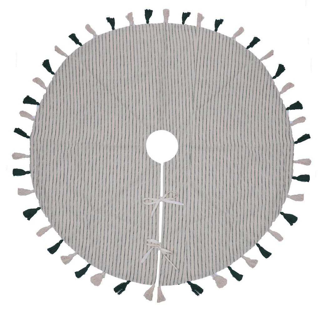 Vickerman Christmas Tree Skirt (680070) 3 Vickerman Christmas Tree Skirt (680070)